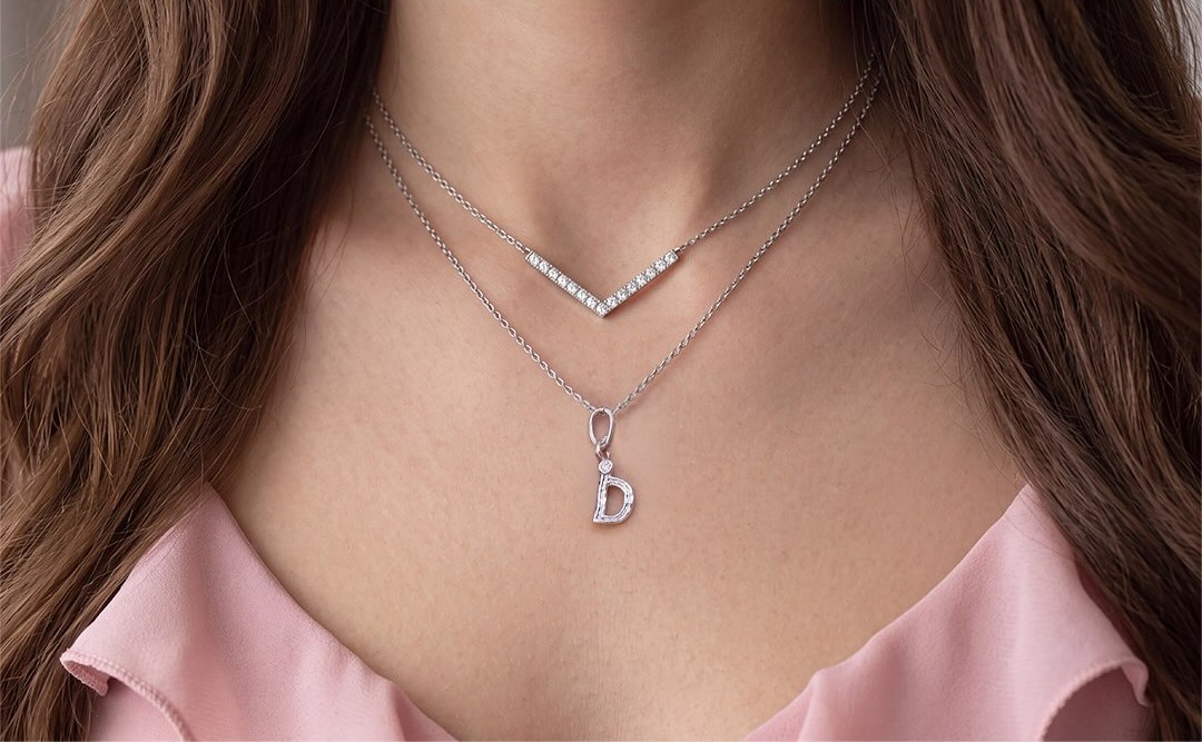 rekomendasi kalung berlian wanita, kalung berlian wanita, kalung berlian, kalung berlian inisial, model kalung berlian, kalung zodiak,