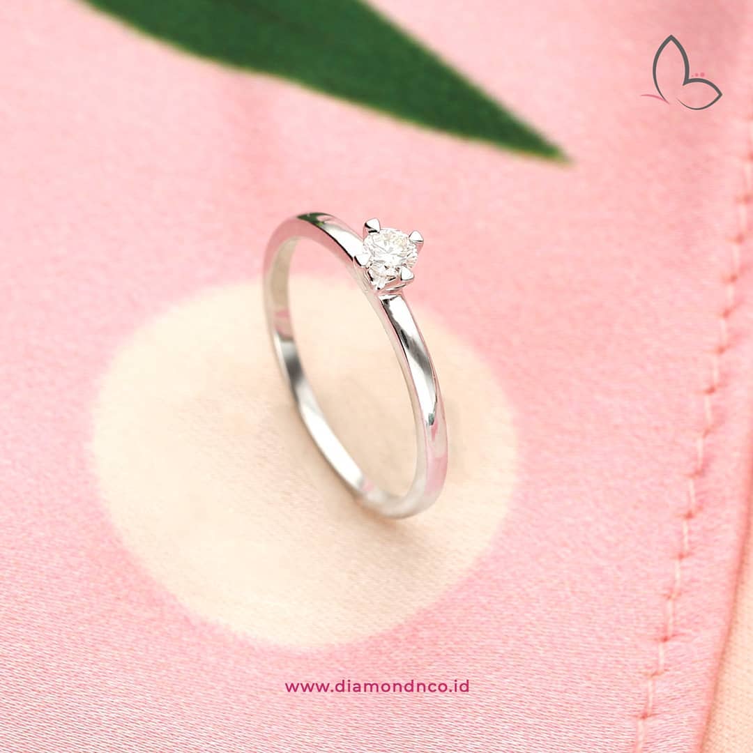 model cincin batu permata wanita terbaru