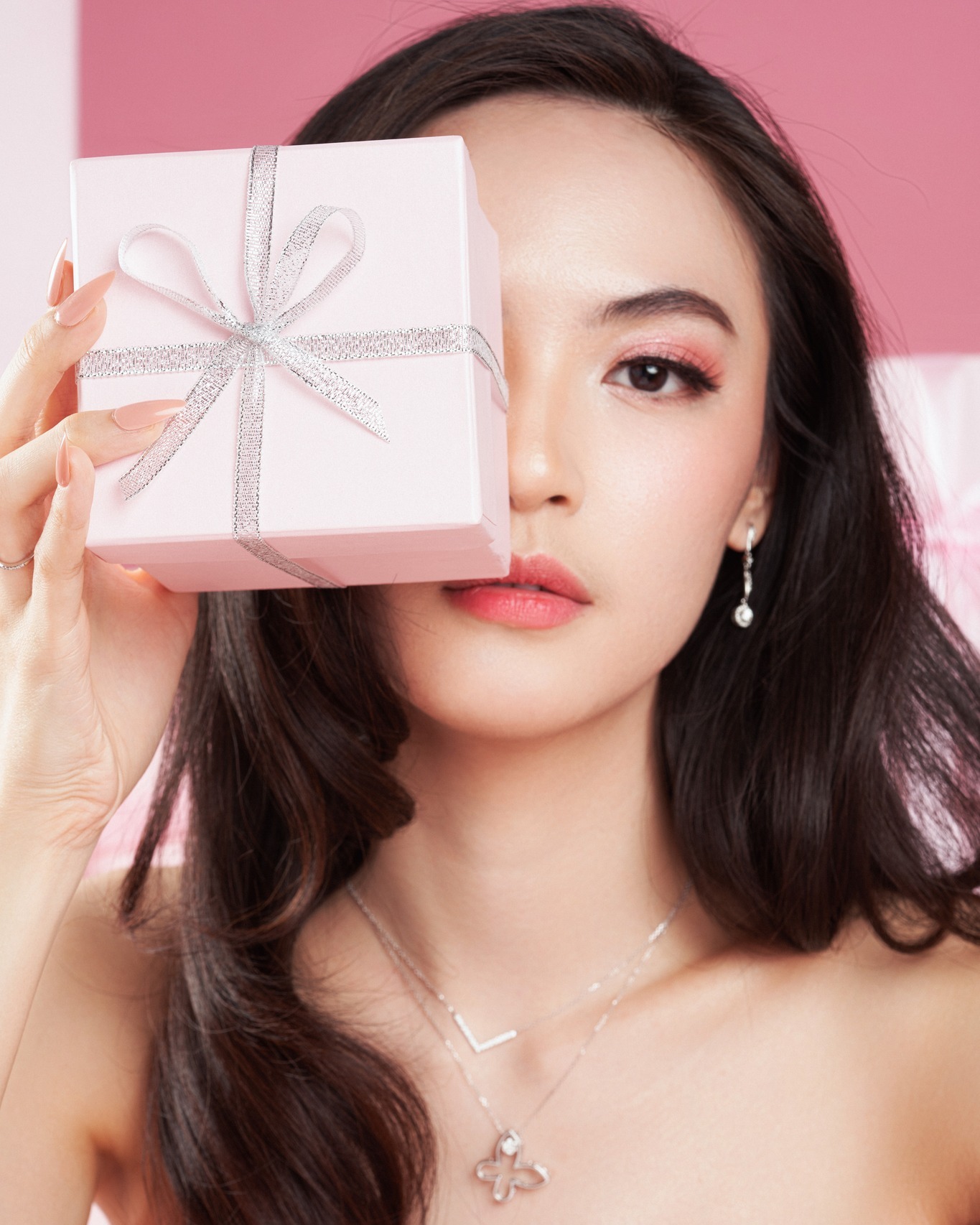 hubungan perhiasan dengan zodiak