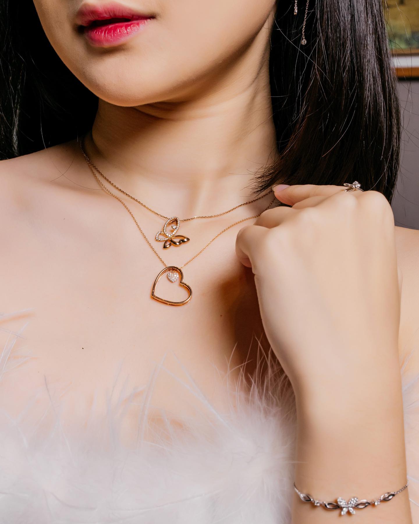 Kalung emas putih model terbaru
