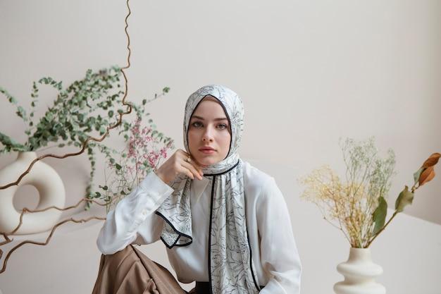 Trik Tampil Modis dengan Perhiasan di Hari Raya Trik Tampil Modis dengan Perhiasan di Hari Raya