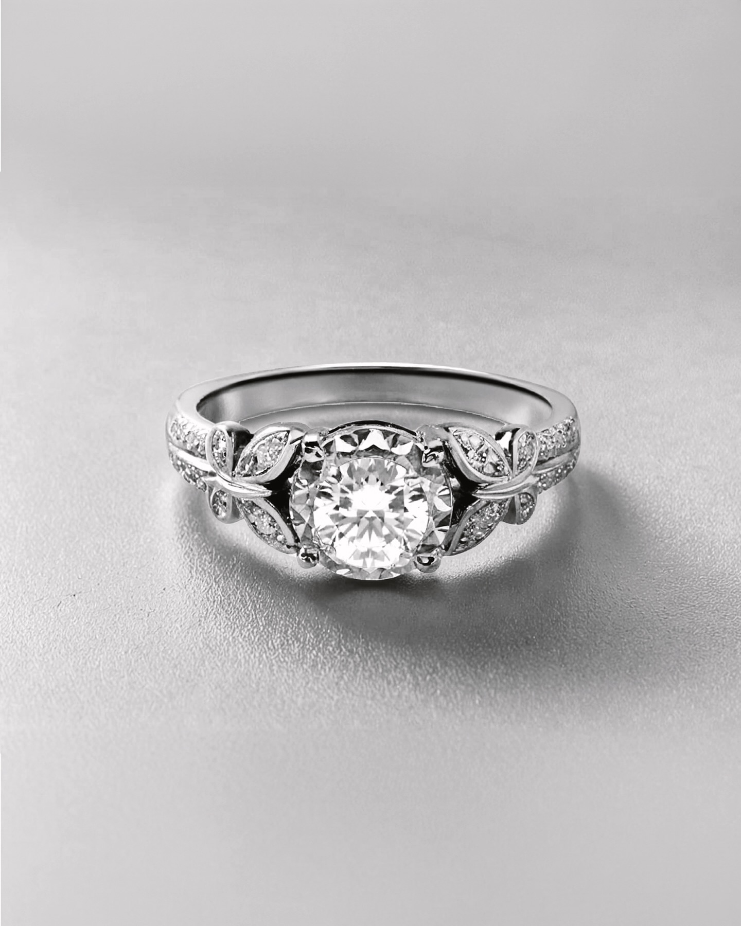 Model cincin berlian mewah Model cincin berlian mewah